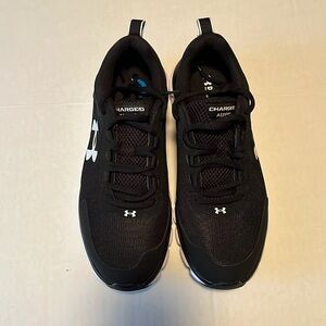 Men’s Under Armour Size 10 Black and White Running Shoes